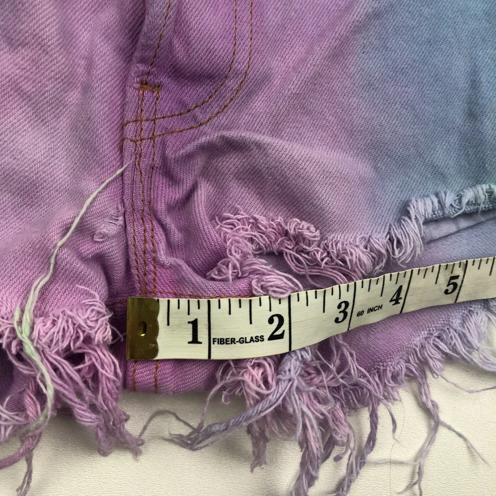 RP4LF Levi's tie dye cutoff jean shorts - Picture 5 of 6